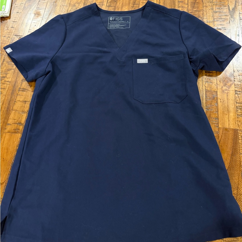 Figs Women’s V Neck Scrub Top- Navy